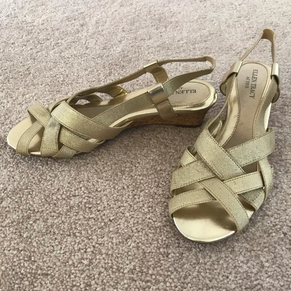 ⭐️4 for $20⭐️Ellen Tracy Gold Sandal size 6.5